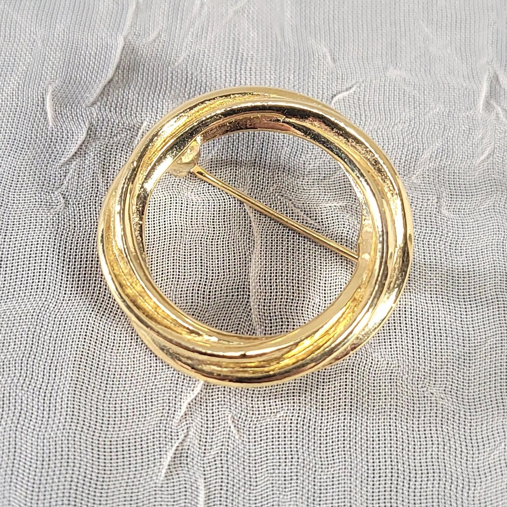 Crown Trifari Brooch Women Gold Tone Twisted Circle Wreath Vintage Jewelry